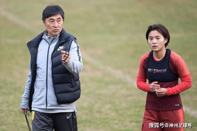 迪马：多哈萨德仍在商谈罗马尼奥利转会，可能分期付款完成交易
